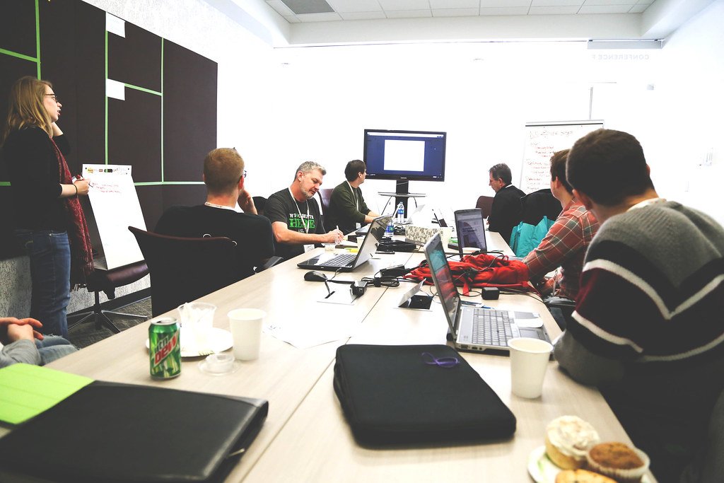 Business and IT teams reviewing Gemini Enterprise access, connected data and employee use cases